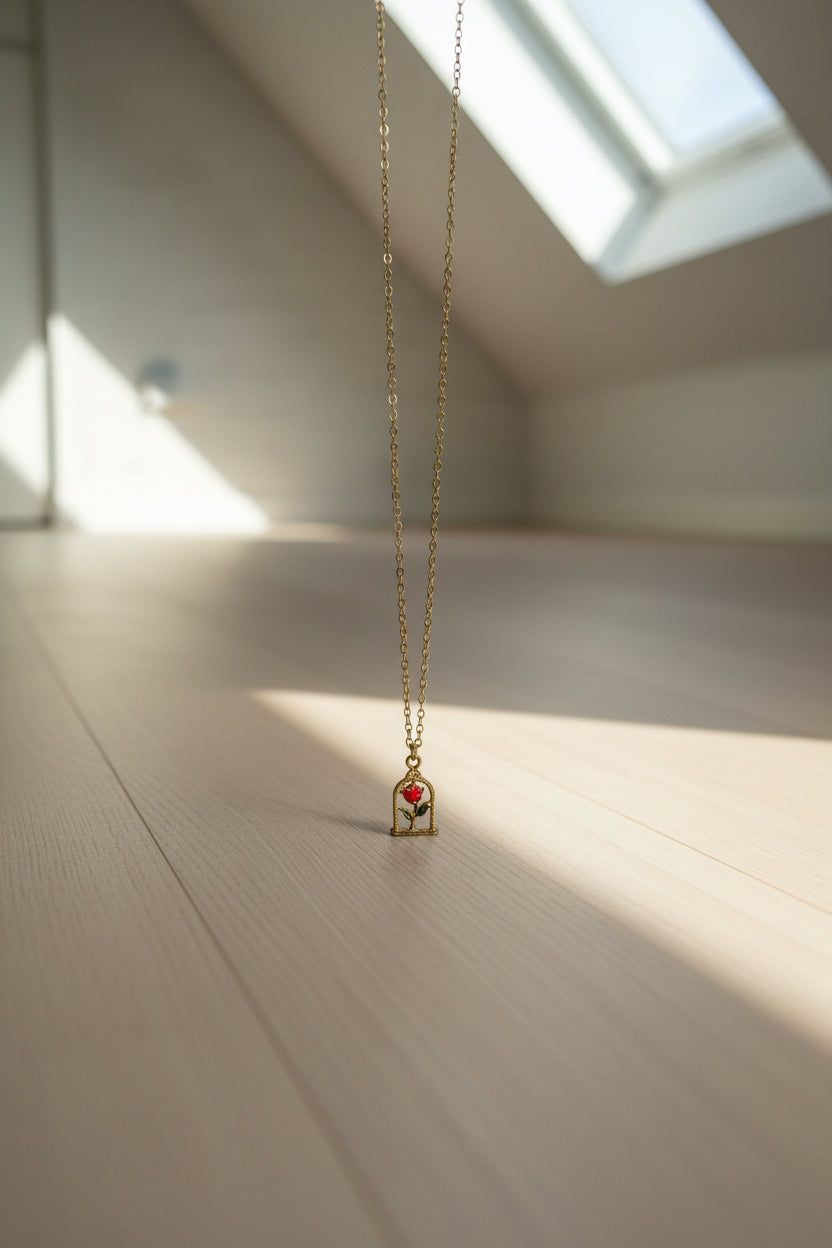 Collar de Acero con Colgante de Rosa – Colección Romántica MUVE